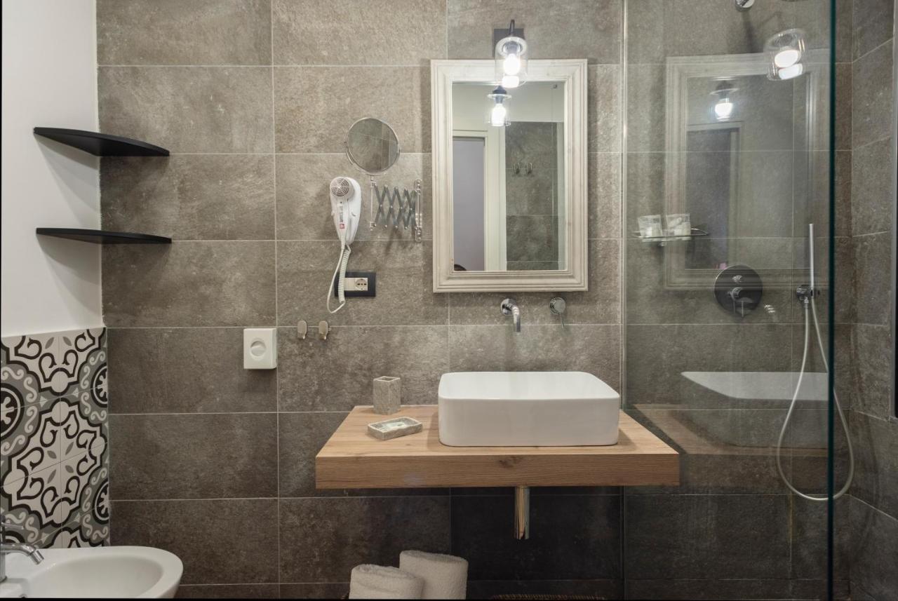 Tredici Boutique Rooms Napoli Ngoại thất bức ảnh