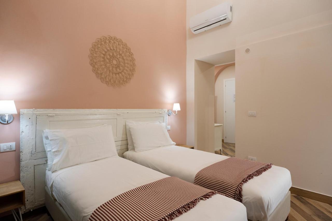 Tredici Boutique Rooms Napoli Ngoại thất bức ảnh