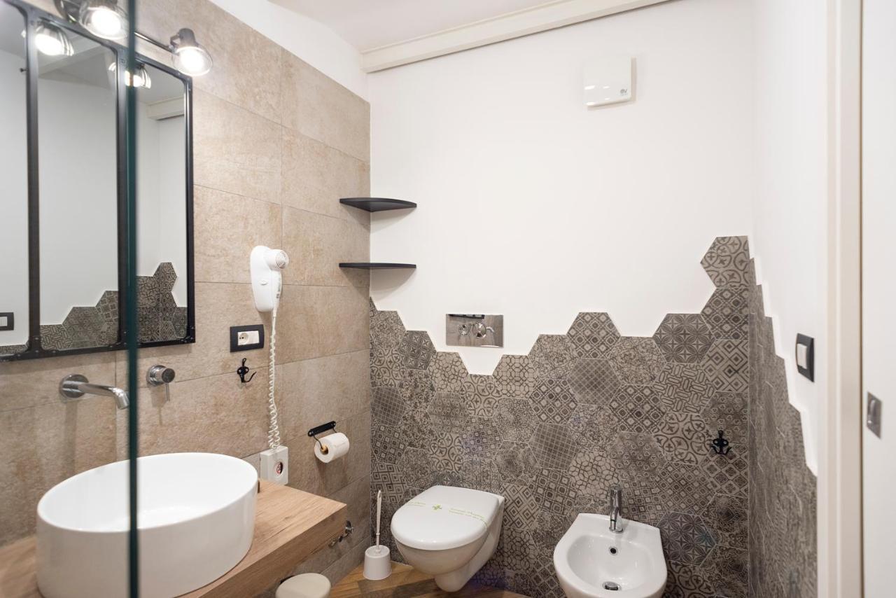 Tredici Boutique Rooms Napoli Ngoại thất bức ảnh